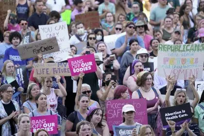 Senators Seek to Offset Travel Expenses for Reproductive Health