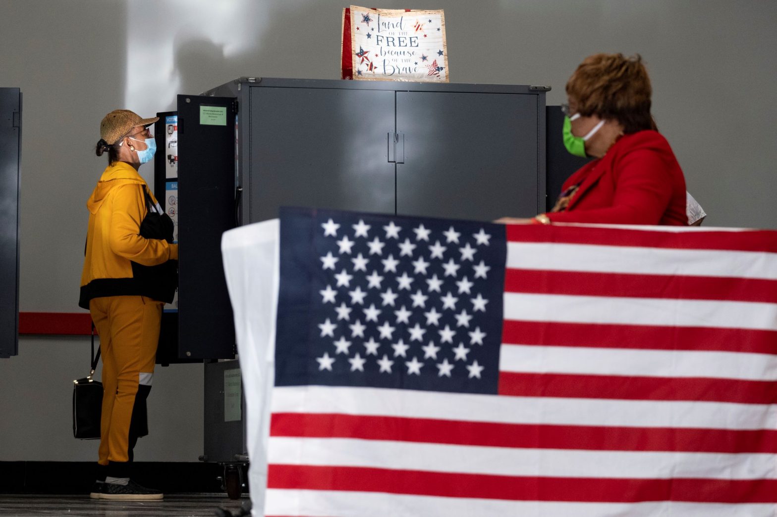 Turnout on First Day of Georgia Early Voting Breaks Midterm Record