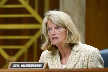 Murkowski Withstands Another Conservative GOP Challenger
