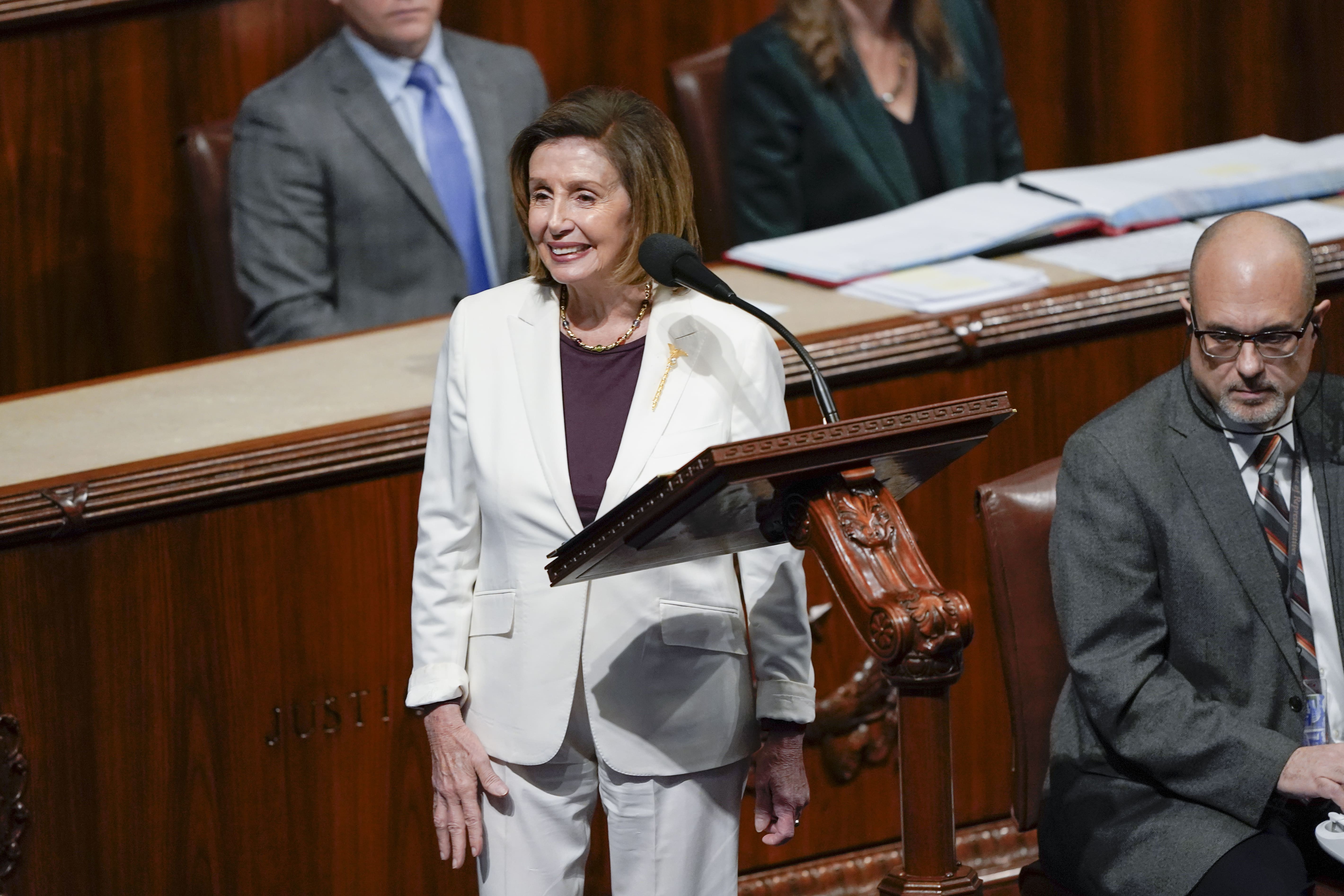 Pelosi to Step Aside From Dem Leadership, Remain in Congress