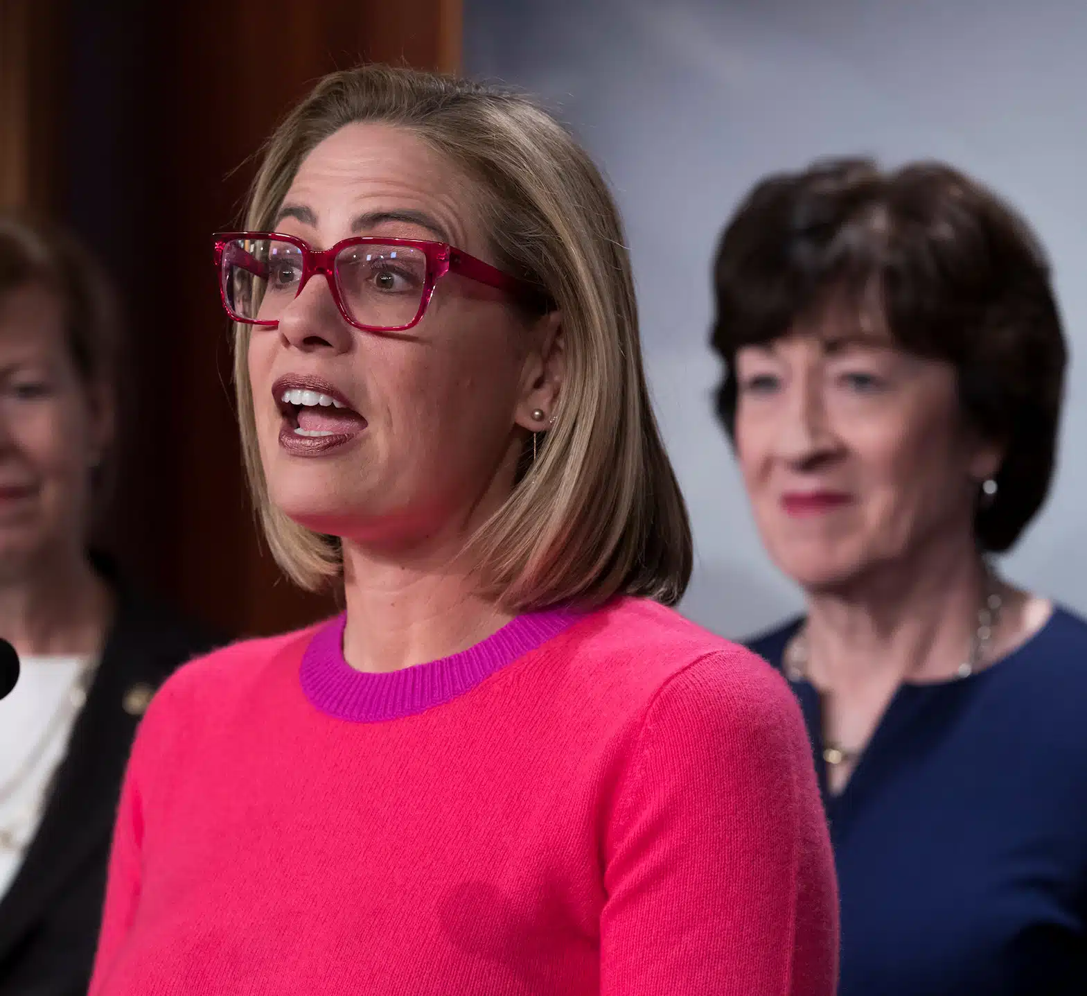 Democratic Sen. Kyrsten Sinema Switches to Independent