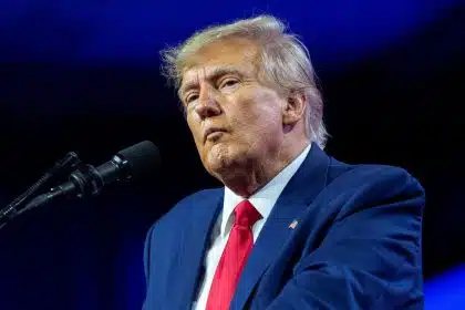 Trump Support in Iowa Eroding as He Stumps in Davenport