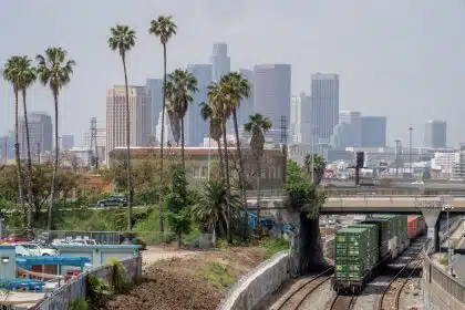 California Passes 1st-in-Nation Emission Rules for Trains
